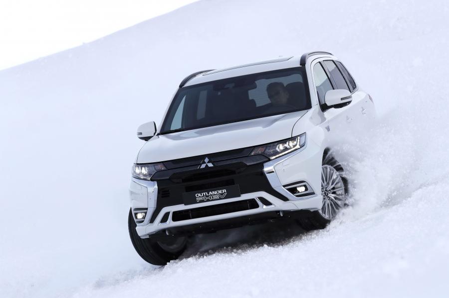  Mitsubishi Outlander PHEV 2018 года  (WW) (фото 6 из 43)